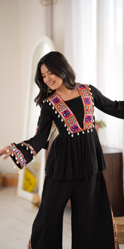 SP 93 Black Rayon Salwar Suit with Embroidery Work & Thread Embroidery. Best Price ₹2149. Delivery 4-6 Working Days. Shop now. | Casual Suits, Jump Suits, Creative suits, Designer Suits, Palazzo Suits, Party Wear Suits, Patiala Suits, Salwar suit, Straight Suits