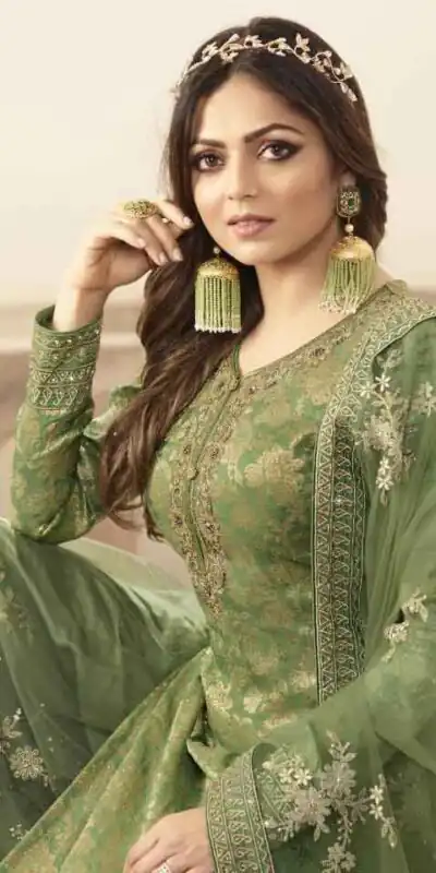 LT 5401 Green Top :- Heavy Jacquard Silk Georgette & Multi Work + Diamond Plazo :- Heavy Net & Multi Work + Diamond Rs 2499/- | Casual Suits, Creative suits, Designer Suits, Palazzo Suits, Party Wear Suits, Salwar suit, Straight Suits