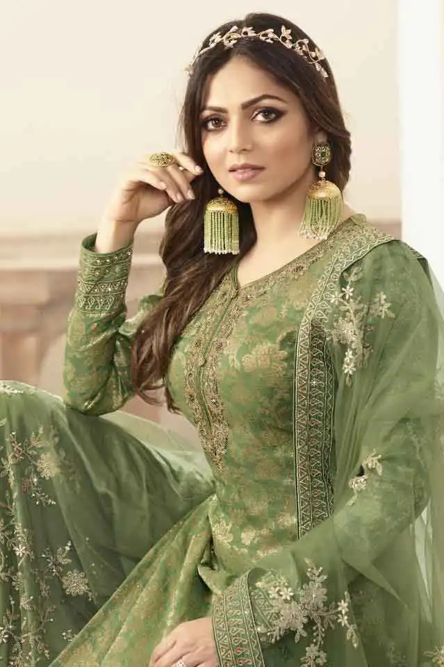 LT 5401 Green Top :- Heavy Jacquard Silk Georgette & Multi Work + Diamond Plazo :- Heavy Net & Multi Work + Diamond Rs 2499/- | Casual Suits, Creative suits, Designer Suits, Palazzo Suits, Party Wear Suits, Salwar suit, Straight Suits