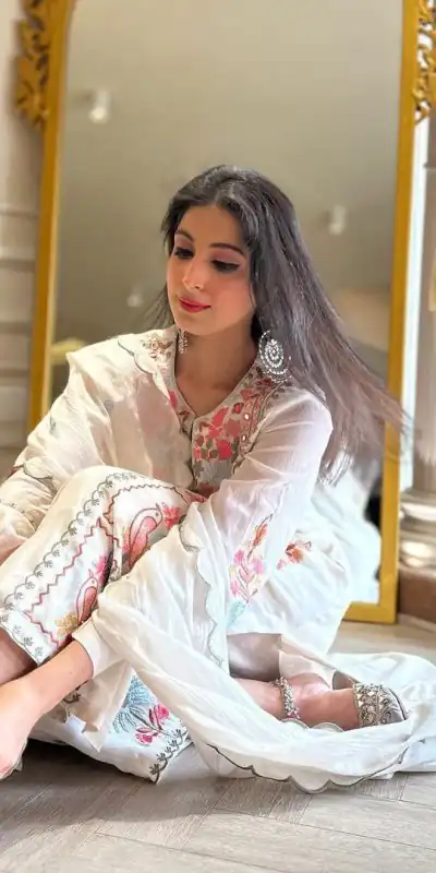 AD118 Violet Color Salwar Suit :Heavy Faux Georgette Heavy Embroidery Work With Riyal Mirror Hand Work Wedding, Traditionl Wear, Festive, Events @1950/- | Jump Suits, Casual Suits, Creative suits, Designer Suits, Palazzo Suits, Party Wear Suits, Salwar suit, Straight Suits