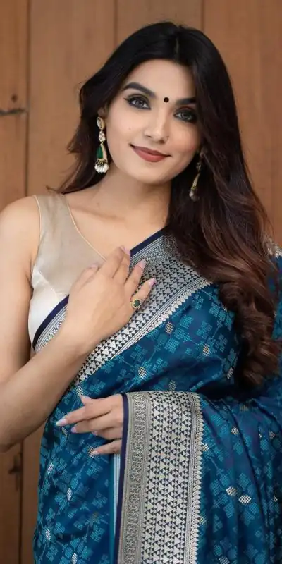 DDF TWINKLE Peacock Blue Color Soft Lichi Silk With Ordinary Design Saree Casual, Party Wear, Wedding, Events Etc. Expected Delivery 4-6 Working Days 1399/- | Bollywood Sarees, Creative Sarees, Designer Sarees, Embroidered Sarees, Ethnic Saree, Modern Digital sarees, Party Wear Sarees, Sarees