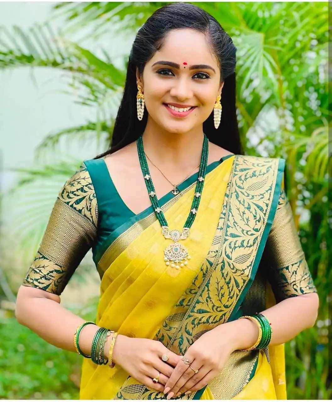 DDF Yellow Green Soft Lichi Silk With Ordinary Design Saree Casual, Party Wear, Wedding, Events, Etc. Expected Delivery 4-6 Working Days 1499/- | Bollywood Sarees, Creative Sarees, Designer Sarees, Embroidered Sarees, Ethnic Saree, Modern Digital sarees, Party Wear Sarees, Sarees