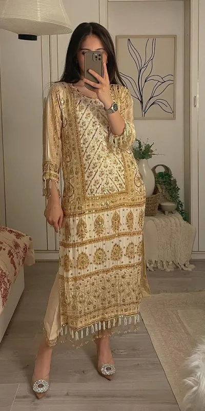 LG 1829 Off White Color Georgette Sequence Embroidery Work Salwar Suit Casual, Wedding, Festive, Events Etc. Expected Delivery 4-6 Working Days @1999/- | Casual Suits, Creative suits, Designer Suits, Party Wear Suits, Patiala Suits, Salwar suit, Straight Suits