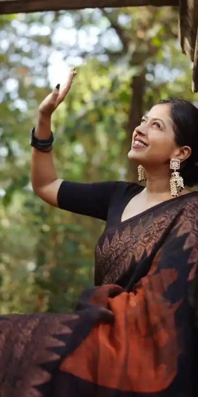 KP 5053 Black & Orange Color Soft Lilan Slab Weaving Work Saree Casual, Party Wear, Wedding, Events Etc. Expected Delivery 4-6 Working Days @1499/- | Bollywood Sarees, Creative Sarees, Designer Sarees, Embroidered Sarees, Ethnic Saree, Modern Digital sarees, Party Wear Sarees, Sarees