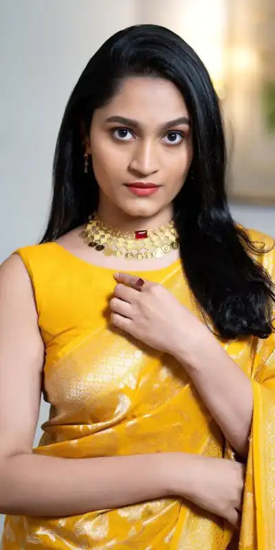 DDF Yellow Flower Soft Lichi Silk With Ordinary Design Saree Casual, Party Wear, Wedding, Events, Etc. Expected Delivery 4-6 Working Days 1399/- | Bollywood Sarees, Creative Sarees, Designer Sarees, Embroidered Sarees, Ethnic Saree, Modern Digital sarees, Party Wear Sarees, Sarees