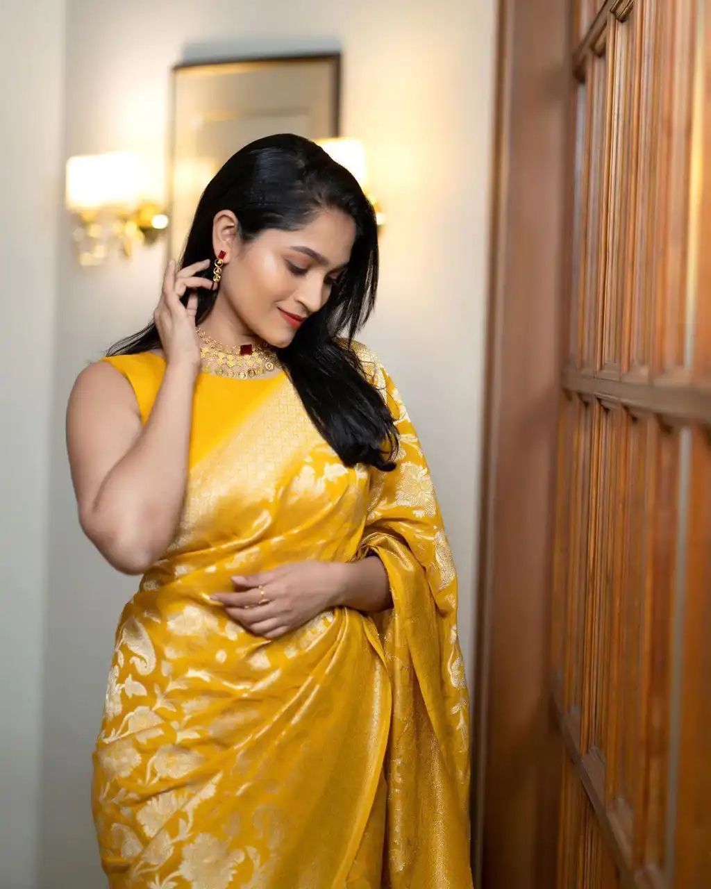 DDF Yellow Flower Soft Lichi Silk With Ordinary Design Saree Casual, Party Wear, Wedding, Events, Etc. Expected Delivery 4-6 Working Days 1399/- | Bollywood Sarees, Creative Sarees, Designer Sarees, Embroidered Sarees, Ethnic Saree, Modern Digital sarees, Party Wear Sarees, Sarees
