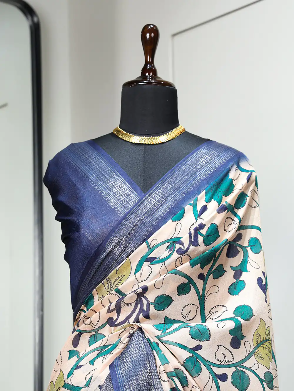 YNF7015 Navy Blue :Saree Fabric Gadhawal Chex :Saree Work :Arca Work Blouse Fabric : Linen petti silk Party wear Designer Saree @1349 | Bollywood Sarees, Creative Sarees, Designer Sarees, Modern Digital sarees, Party Wear Sarees, Sarees