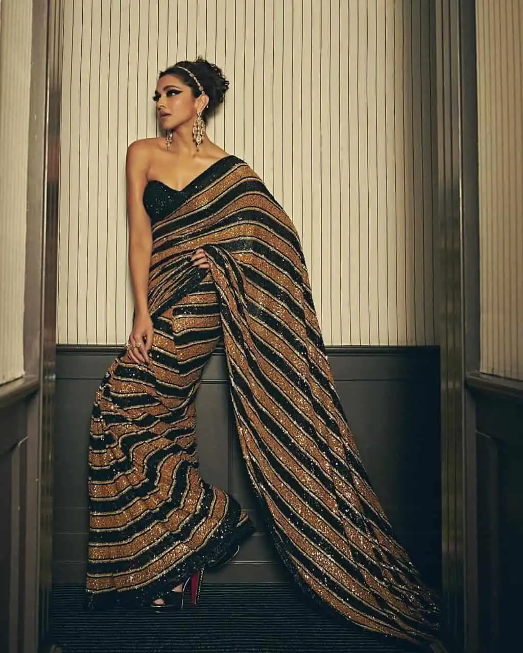 LG 1491 Gold & Black Saree : Heavy Faux Georgette Work : Fancy Double Sequence Work Party Wear, Wedding, Special Events @2249/- | Bollywood Sarees, Creative Sarees, Designer Sarees, Embroidered Sarees, Ethnic Saree, Modern Digital sarees, Party Wear Sarees, Sarees