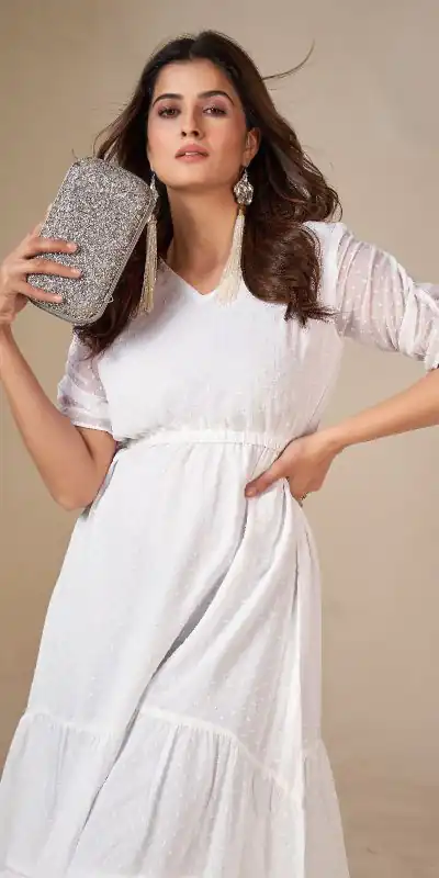 INLI Charming White Color Heavy Georgette Butti Kurti Casual, Wedding, Party, Festive, Events Etc. Expected Delivery 4-6 Working Days @1299/- | Bollywood Kurti, Creative Kurtis, Designer Kurti, Kurti, Party Wear Kurti, Selfie Kurti