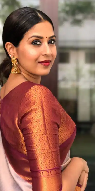 KP 4051 Silver Color Soft Lichi Silk Cloth Rich Pallu All Over Saree Events Casual, Wedding, Festive, Events . Expected Delivery  4-6 Working Days @1399/- | Bollywood Sarees, Creative Sarees, Designer Sarees, Embroidered Sarees, Ethnic Saree, Modern Digital sarees, Party Wear Sarees, Sarees