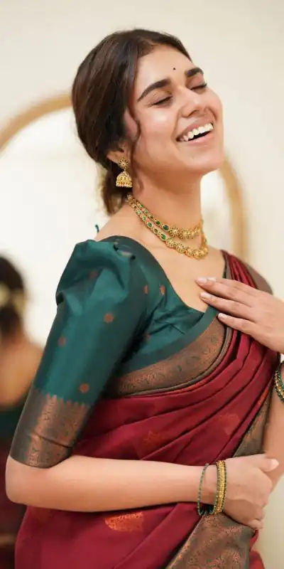 DDF 115 Red Color Soft Lichi Silk Ordinary Design Rich Pallu Saree Casual, Party Wear, Events, Festivals Etc. Expected Delivery 4-6 Working Days 1499/ | Bollywood Sarees, Creative Sarees, Designer Sarees, Embroidered Sarees, Ethnic Saree, Modern Digital sarees, Party Wear Sarees, Sarees