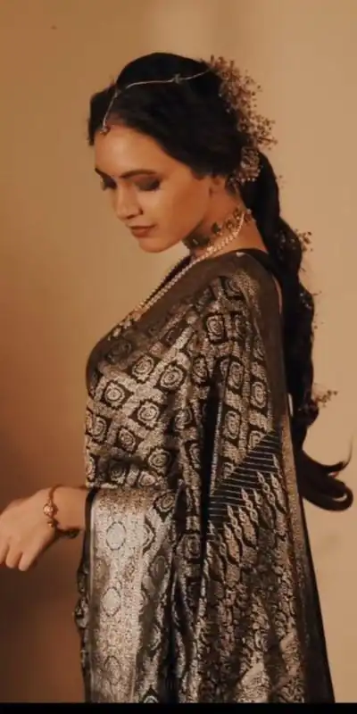 KP 5070 Black Color Soft Lichi Silk Cloth Rich Pallu All Over Saree Events Casual, Wedding, Festive, Events . Expected Delivery  4-6 Working Days @1399/- | Bollywood Sarees, Creative Sarees, Designer Sarees, Embroidered Sarees, Ethnic Saree, Modern Digital sarees, Party Wear Sarees, Sarees