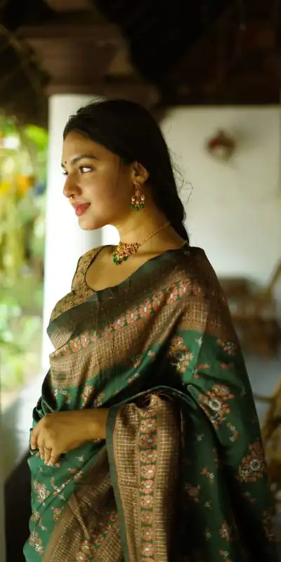 DDF 126 Green Color Soft Lichi Silk Ordinary Design Rich Pallu Saree Casual, Party Wear, Events, Festivals Etc. Expected Delivery 4-6 Working Days 1549 | Bollywood Sarees, Creative Sarees, Designer Sarees, Embroidered Sarees, Ethnic Saree, Modern Digital sarees, Party Wear Sarees, Sarees