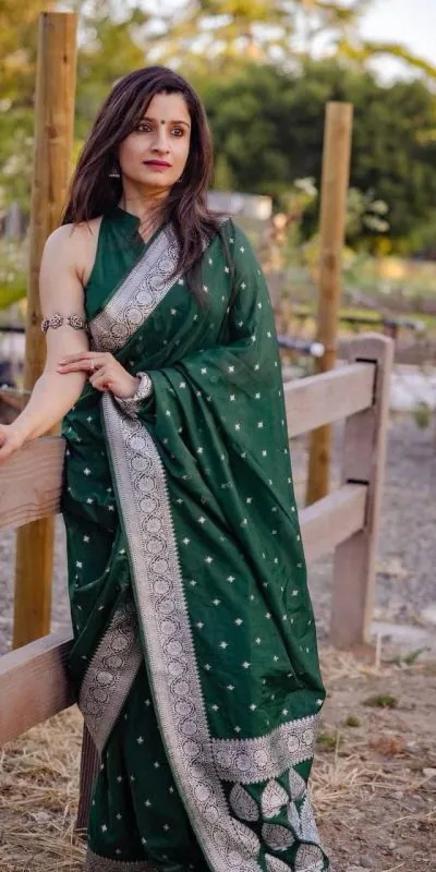 KP 5064 Green Color Soft Lichi Silk Cloth Beautiful Rich Pallu Saree Casual, Party Wear, Wedding, Events Etc.   Expected Delivery 4-6 Working Days @ 1399/- | Bollywood Sarees, Creative Sarees, Designer Sarees, Embroidered Sarees, Ethnic Saree, Modern Digital sarees, Party Wear Sarees, Sarees