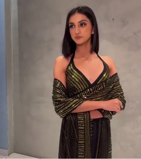 KT 296 Black  Color Georgette Heavy Sequence And Thread Work Saree Casual, Party Wear, Wedding Expected Delivery 4-6 Working Days@1899/ | Bollywood Sarees, Creative Sarees, Designer Sarees, Embroidered Sarees, Party Wear Sarees, Sarees