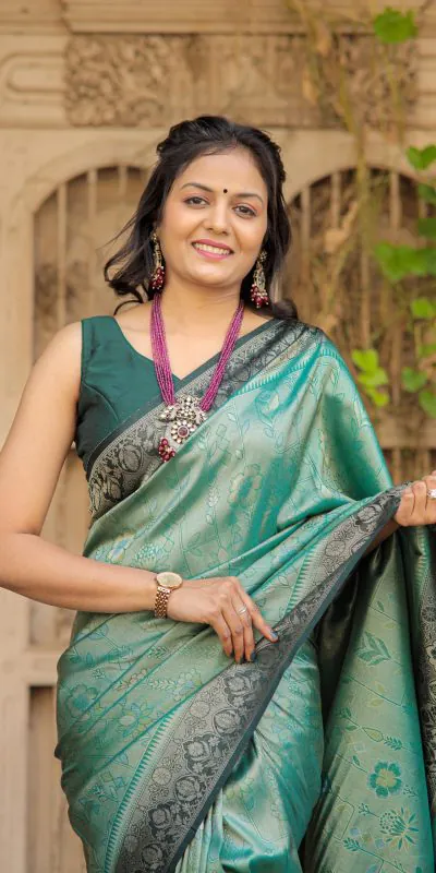 GK kanjivaram Peacock Green Color Soft Kanjivaram Beautiful Rich Pallu Jacquard Saree Events Casual Wedding Festive Expected Delivery  4-6 Working Days @1999 | Bollywood Sarees, Creative Sarees, Designer Sarees, Embroidered Sarees, Ethnic Saree, Modern Digital sarees, Party Wear Sarees, Sarees