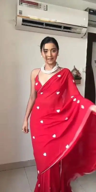 DDH LOVING Red  Color Georgette With Hart Gmathi Work Saree Events Casual, Wedding, Festive, Events Etc. Expected Delivery  4-6 Working Days @1499/- | Bollywood Sarees, Creative Sarees, Designer Sarees, Embroidered Sarees, Ethnic Saree, Modern Digital sarees, Party Wear Sarees, Sarees