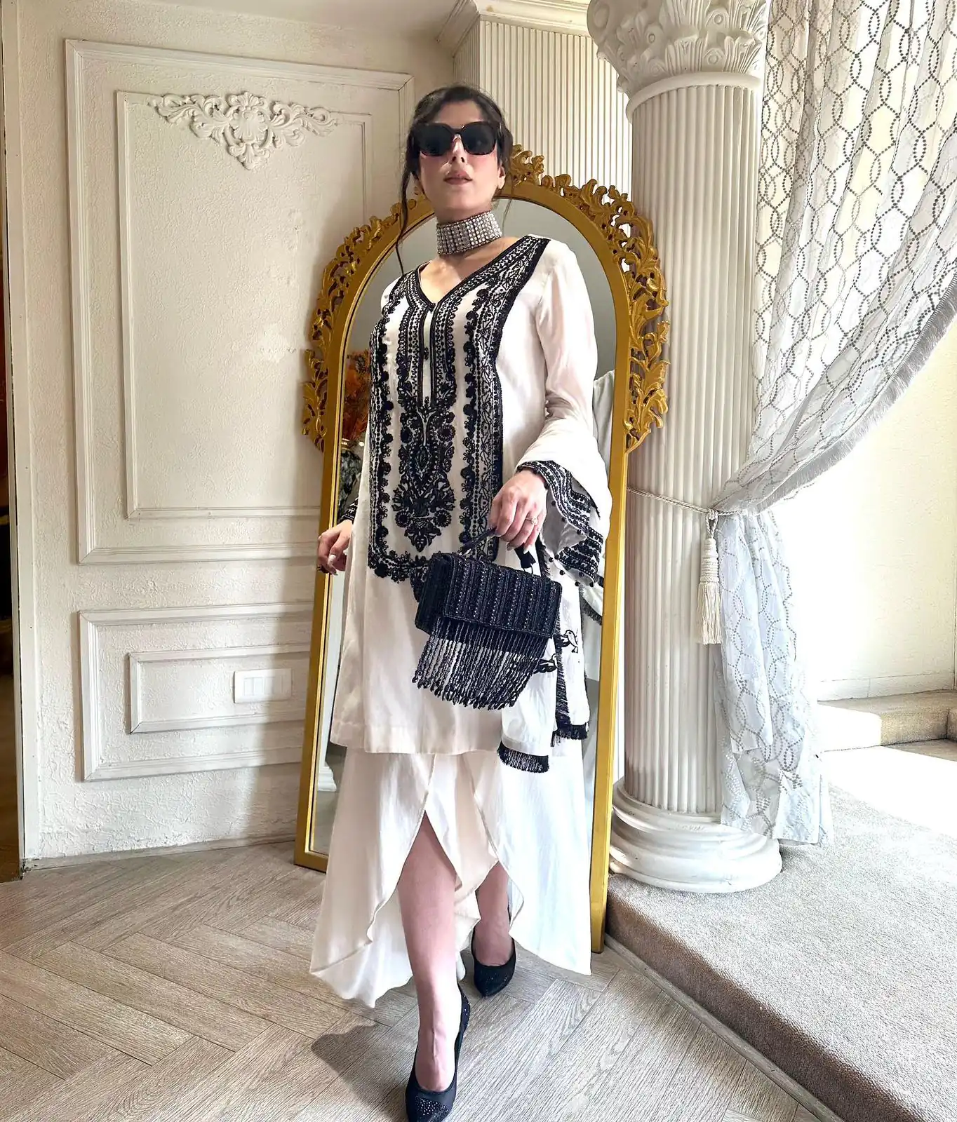 KD 1437 White Color Faux Georgette Thread Work Salwar Suit Casual, Party, Festive, Events Wedding Etc.  Expected Delivery 4-6 Working Days @1899/- Only | Casual Suits, Creative suits, Designer Suits, Palazzo Suits, Party Wear Suits, Salwar suit, Straight Suits