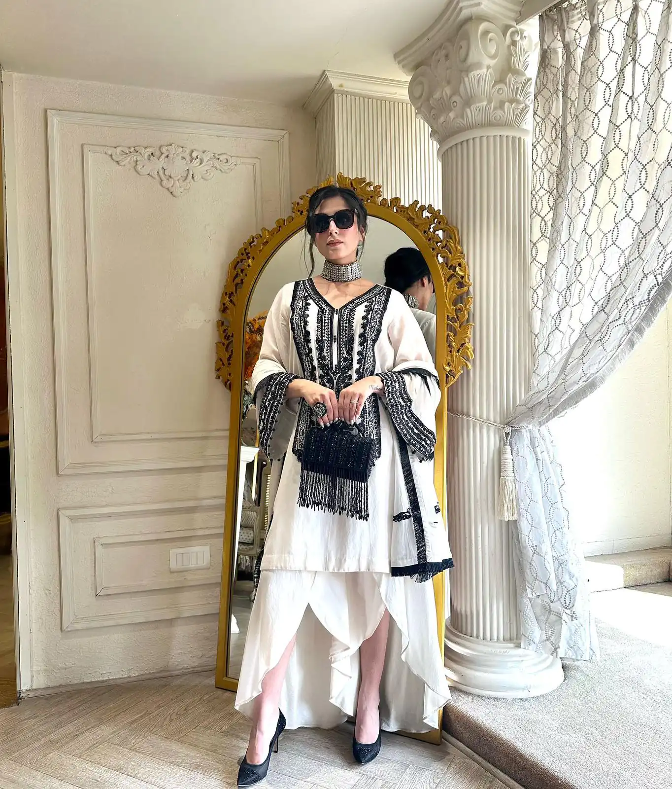 KD 1437 White Color Faux Georgette Thread Work Salwar Suit Casual, Party, Festive, Events Wedding Etc.  Expected Delivery 4-6 Working Days @1899/- Only | Casual Suits, Creative suits, Designer Suits, Palazzo Suits, Party Wear Suits, Salwar suit, Straight Suits