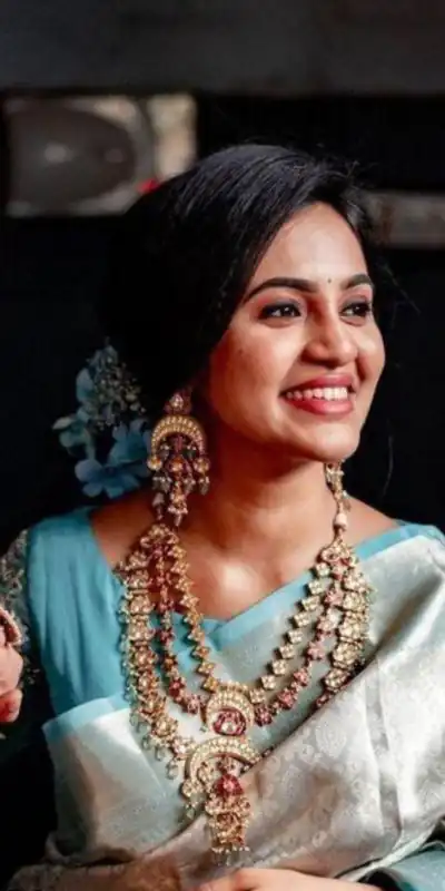 ES 8161 Silver Color Soft Lichi Silk Butti Work Saree Casual, Wedding, Party, Festive, Events Etc. Expected Delivery 4-6 Working Days @1499/- | Bollywood Sarees, Creative Sarees, Designer Sarees, Embroidered Sarees, Ethnic Saree, Modern Digital sarees, Party Wear Sarees, Sarees