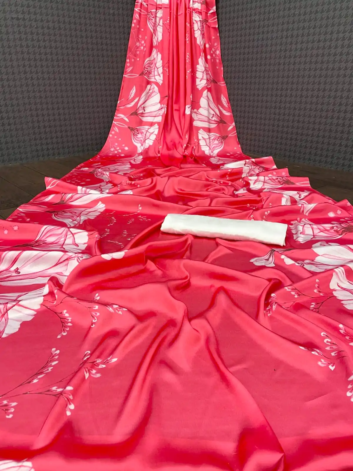Veechis RUHI Rose Pink Color Heavy Devsena Soft Silk Beautiful Digital Printed Saree Casual, Party Festive, Events. Expected Delivery 4-6 Working Days @1499 | Bollywood Sarees, Creative Sarees, Designer Sarees, Embroidered Sarees, Modern Digital sarees, Party Wear Sarees, Sarees