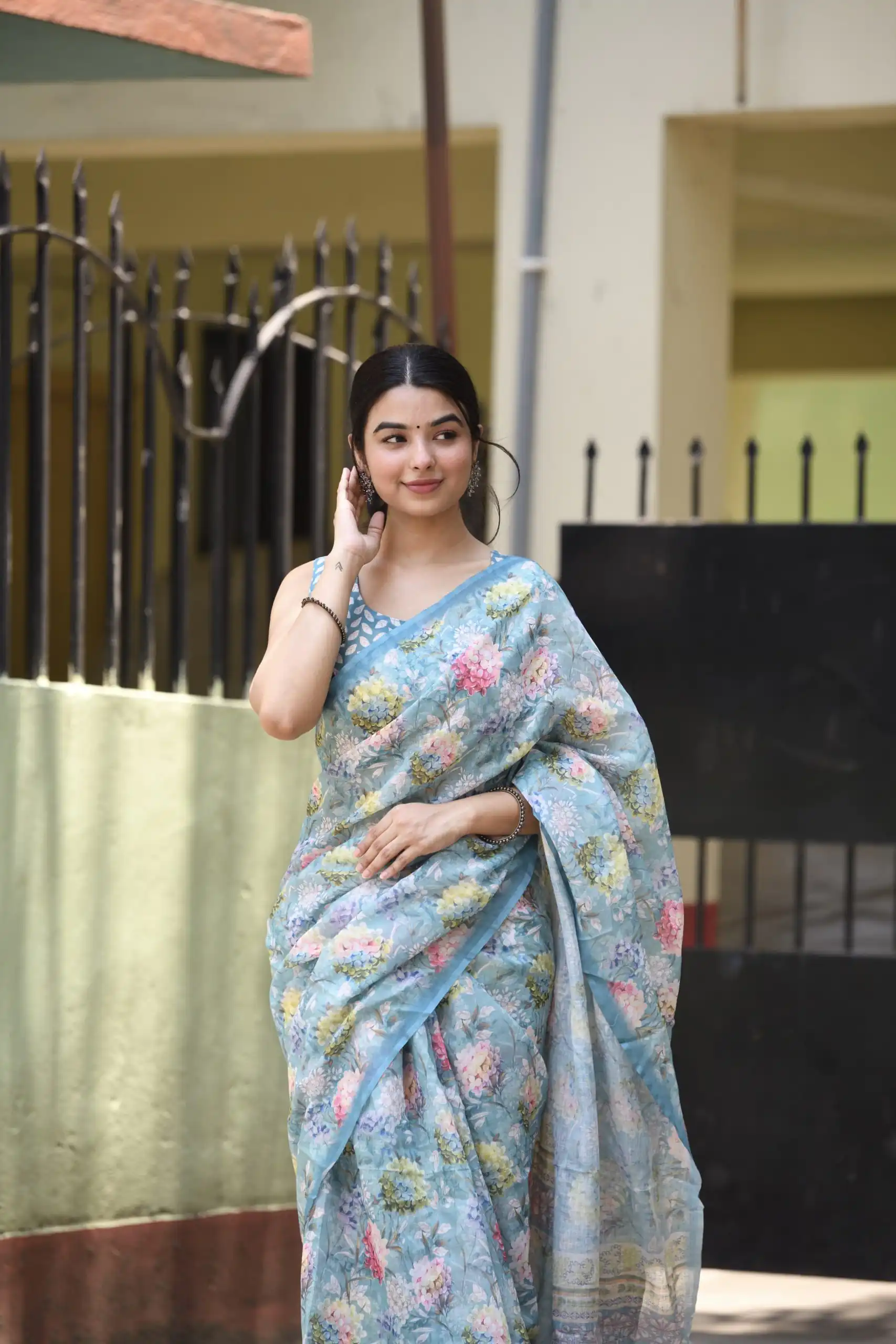 Veechis 110 Blue Color Linen Beautiful Digital Printed Work Saree Casual, Party Festive, Events. Expected Delivery 4-6 Working Days @1549/- | Bollywood Sarees, Creative Sarees, Designer Sarees, Embroidered Sarees, Modern Digital sarees, Party Wear Sarees, Sarees