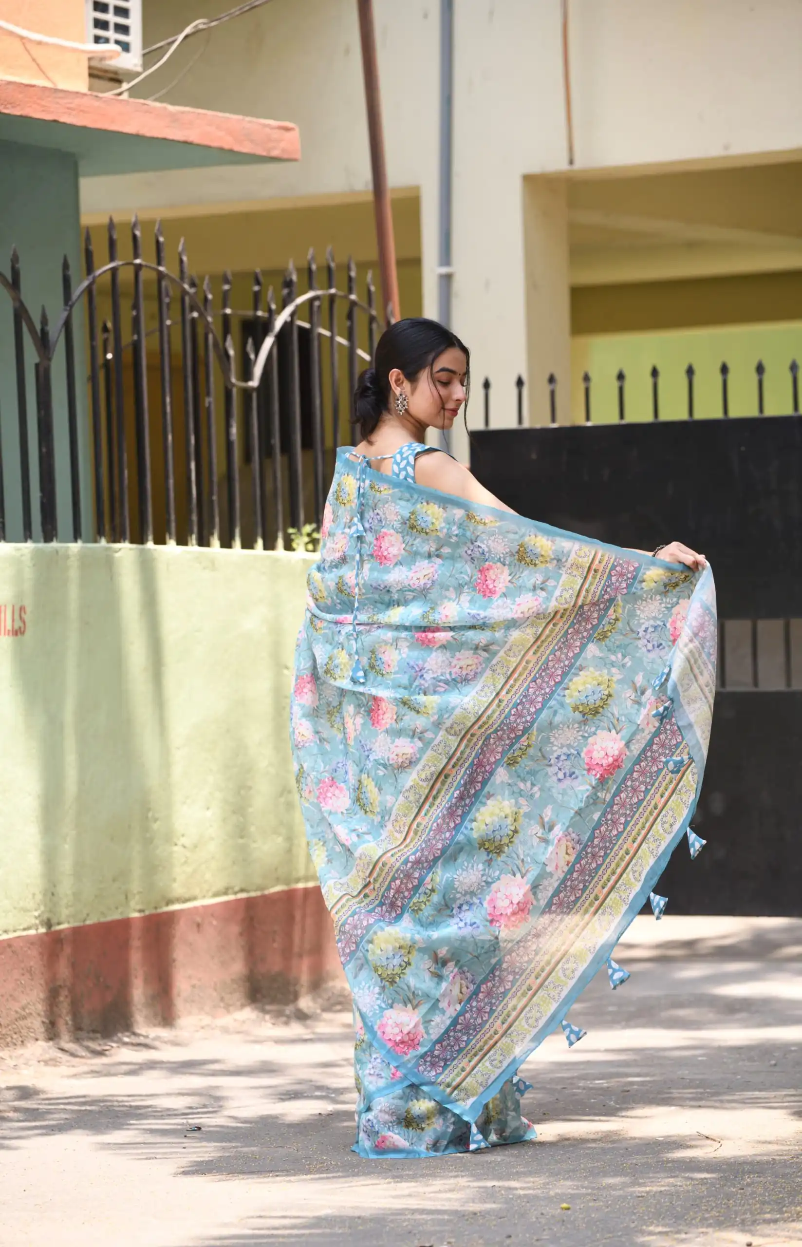 Veechis 110 Blue Color Linen Beautiful Digital Printed Work Saree Casual, Party Festive, Events. Expected Delivery 4-6 Working Days @1549/- | Bollywood Sarees, Creative Sarees, Designer Sarees, Embroidered Sarees, Modern Digital sarees, Party Wear Sarees, Sarees