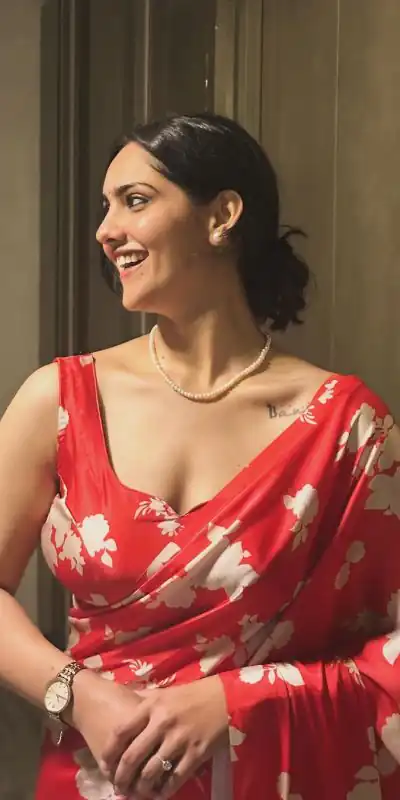  JM Diksha sharma Red Color Satin Silk Blouse Digital Print Saree, Party Wear, Events, Festivals Expected Delivery 4-6 Working Days 1549/- | Bollywood Sarees, Creative Sarees, Designer Sarees, Embroidered Sarees, Ethnic Saree, Modern Digital sarees, Party Wear Sarees, Sarees