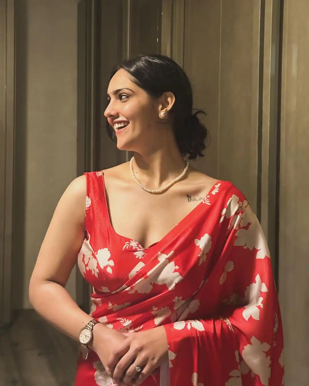  JM Diksha sharma Red Color Satin Silk Blouse Digital Print Saree, Party Wear, Events, Festivals Expected Delivery 4-6 Working Days 1549/- | Bollywood Sarees, Creative Sarees, Designer Sarees, Embroidered Sarees, Ethnic Saree, Modern Digital sarees, Party Wear Sarees, Sarees