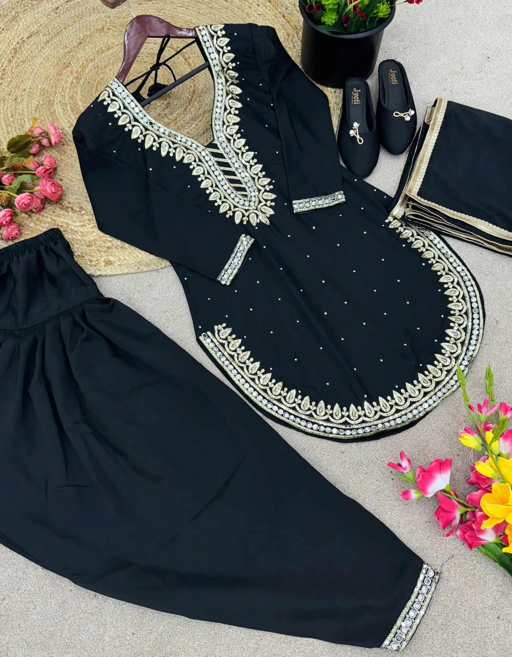 SRK 5138 Black Color Pure Chinnon Embroidery Diamond Salwar Suit Wedding, Party, Festive, Events Expected Delivery 4-6 Working Days @ 1949/- | Jump Suits, Casual Suits, Creative suits, Designer Suits, Palazzo Suits, Party Wear Suits, Patiala Suits, Salwar suit, Straight Suits