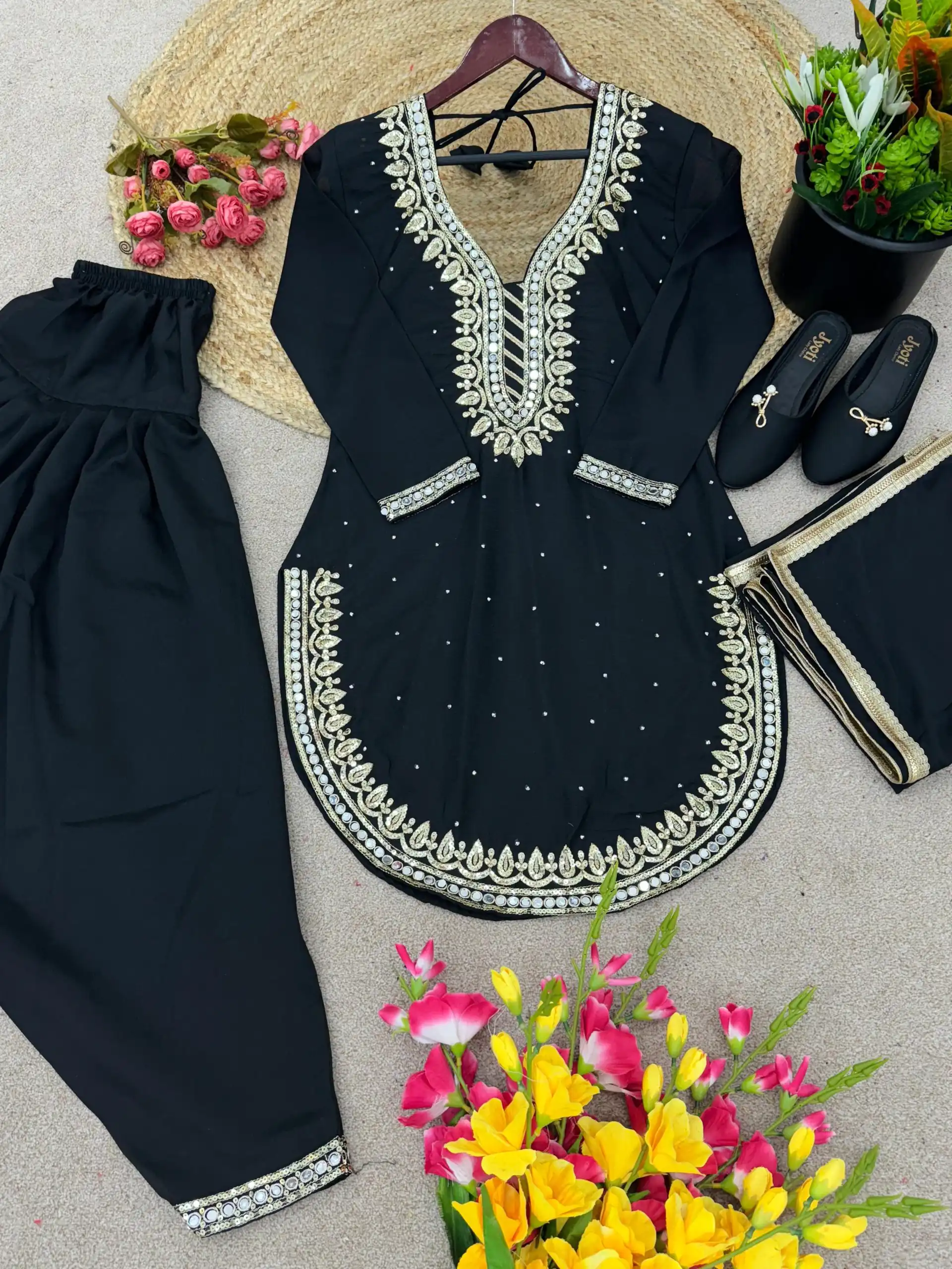 SRK 5138 Black Color Pure Chinnon Embroidery Diamond Salwar Suit Wedding, Party, Festive, Events Expected Delivery 4-6 Working Days @ 1949/- | Jump Suits, Casual Suits, Creative suits, Designer Suits, Palazzo Suits, Party Wear Suits, Patiala Suits, Salwar suit, Straight Suits