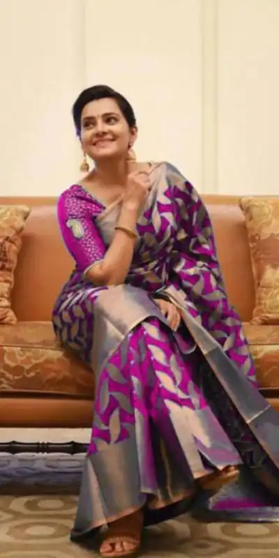 KP 4057 Pink Color Soft Lichi Silk Jacquard On All Over Saree Casual, Party Wear, Wedding, Events Etc. Expected Delivery 4-6 Working Days @1349/- | Embroidered Sarees, Bollywood Sarees, Creative Sarees, Designer Sarees, Ethnic Saree, Modern Digital sarees, Party Wear Sarees, Sarees