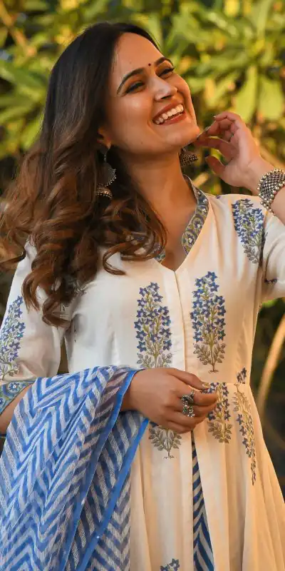 DDH HINA WHITE Color Viscose Cotton Printed Work Salwar Suit Casual, Party, Wedding, Festive, Events Etc.  Expected Delivery 4-6 Working Days @1669/- | Casual Suits, Creative suits, Designer Suits, Palazzo Suits, Party Wear Suits, Patiala Suits, Salwar suit, Straight Suits