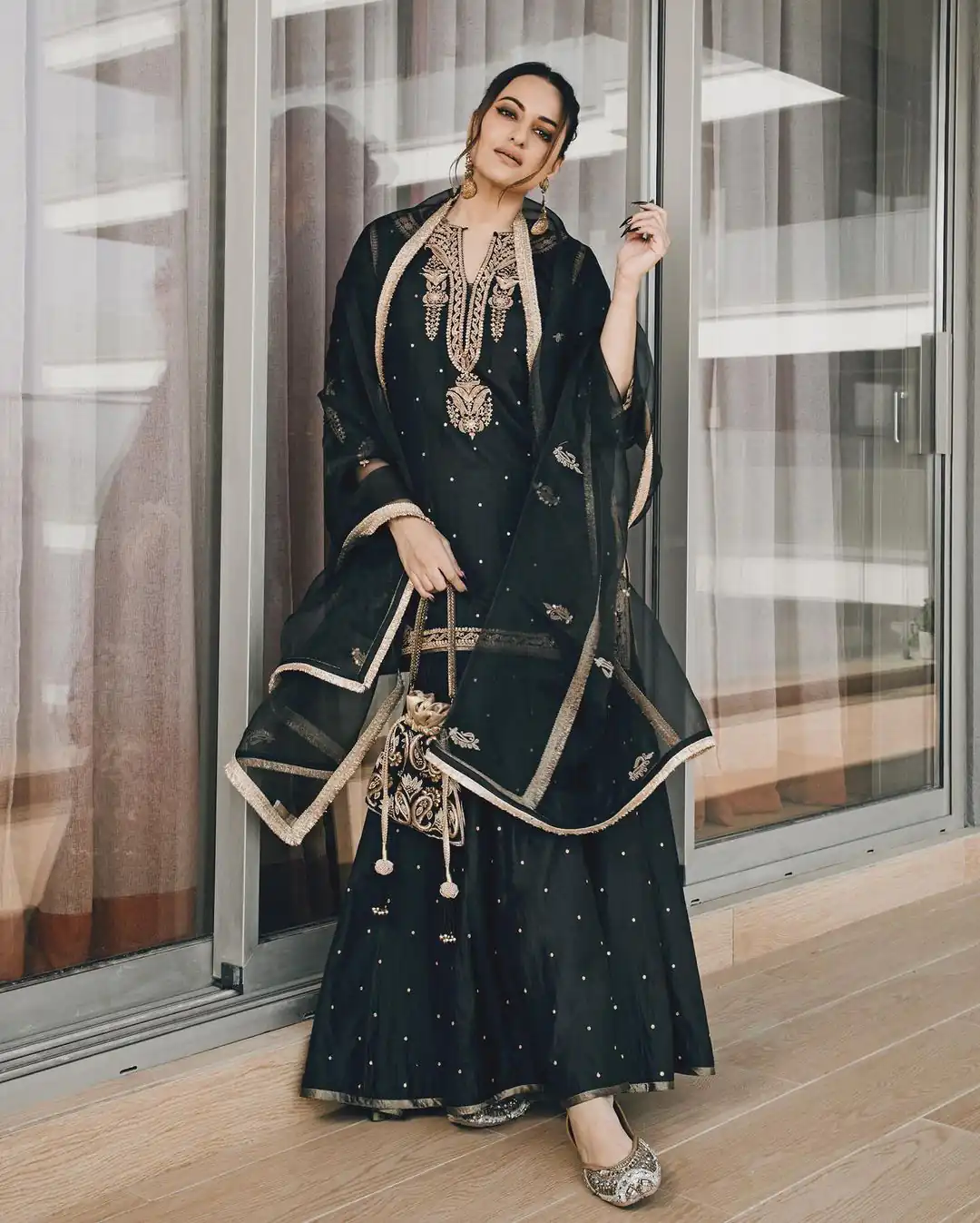 SRK 5160 Black Color Pure Chinnon Silk Embroidery Coding Dori Salwar Suit Wedding, Party, Festive, Events Expected Delivery 4-6 Working Days @ 1899/- | Jump Suits, Casual Suits, Creative suits, Designer Suits, Palazzo Suits, Party Wear Suits, Patiala Suits, Salwar suit, Straight Suits