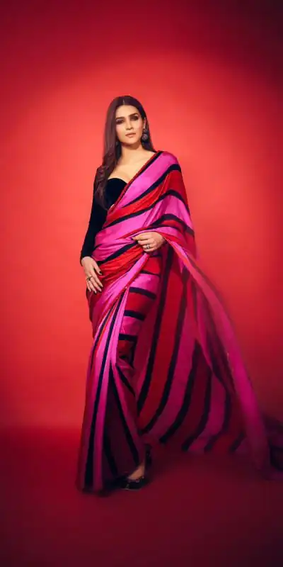  JM Kriti sanon Pink & Red Color Satin Silk Lining Design Saree , Party Wear, Events, Festivals Expected Delivery 4-6 Working Days 1499/- | Bollywood Sarees, Creative Sarees, Designer Sarees, Embroidered Sarees, Ethnic Saree, Modern Digital sarees, Party Wear Sarees, Sarees