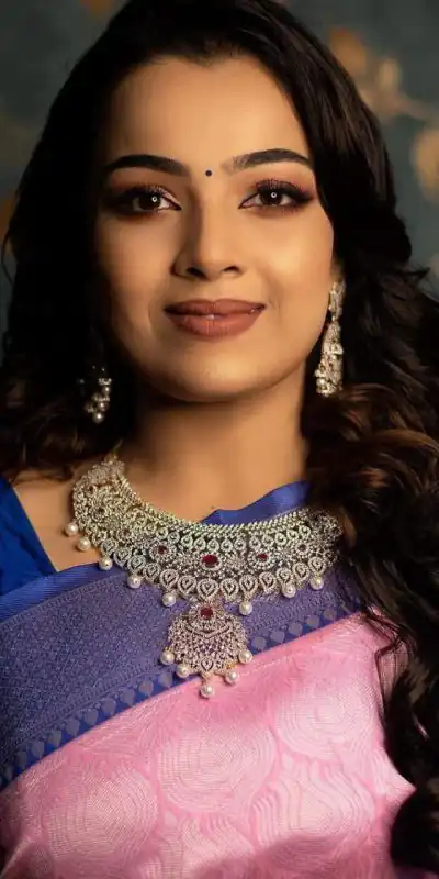 ES 8150 Light Pink Color Soft Lichi Silk Beautiful Design Work Saree Casual, Wedding, Party, Festive, Events Etc. Expected Delivery 4-6 Working Days @1499/- | Bollywood Sarees, Creative Sarees, Designer Sarees, Embroidered Sarees, Ethnic Saree, Modern Digital sarees, Party Wear Sarees, Sarees