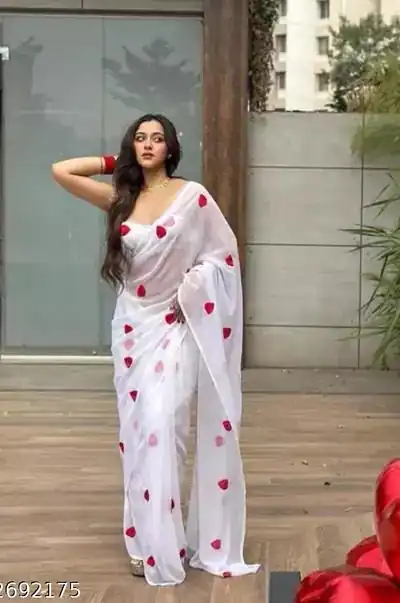 DDH LOVING White Color Georgette With Hart Gmathi Work Saree Events Casual, Wedding, Festive, Events Etc. Expected Delivery  4-6 Working Days @1499/- | Bollywood Sarees, Creative Sarees, Designer Sarees, Embroidered Sarees, Ethnic Saree, Modern Digital sarees, Party Wear Sarees, Sarees