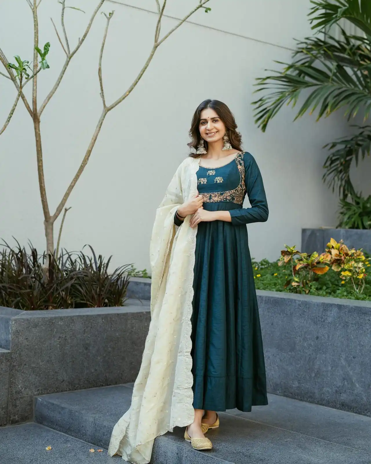 KD 1450 Blue Color Fhantom Silk Thread Work Salwar Suit Casual, Party, Wedding, Festive, Events Etc.  Expected Delivery 4-6 Working Days @1899/- | Jump Suits, Casual Suits, Creative suits, Designer Suits, Palazzo Suits, Party Wear Suits, Patiala Suits, Salwar suit, Straight Suits