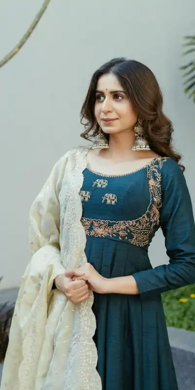 KD 1450 Blue Color Fhantom Silk Thread Work Salwar Suit Casual, Party, Wedding, Festive, Events Etc. Expected Delivery 4-6 Working Days @1899/- | Jump Suits, Casual Suits, Creative suits, Designer Suits, Palazzo Suits, Party Wear Suits, Patiala Suits, Salwar suit, Straight Suits