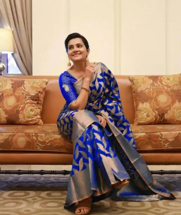 KP 4057 Royal Blue Color Soft Lichi Silk Jacquard On All Over Saree Casual, Party Wear, Wedding, Events Etc. Expected Delivery 4-6 Working Days @1349/- | Embroidered Sarees, Bollywood Sarees, Creative Sarees, Designer Sarees, Ethnic Saree, Modern Digital sarees, Party Wear Sarees, Sarees