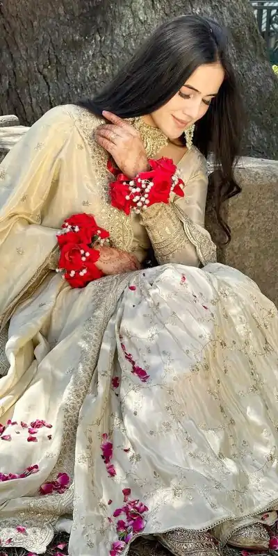 SRK 5172 Grey Color Pure Chinnon Silk Embroidery Sequence Salwar Suit Wedding, Party, Festive, Events Expected Delivery 4-6 Working Days @ 2049/- | Casual Suits, Jump Suits, Creative suits, Designer Suits, Palazzo Suits, Party Wear Suits, Patiala Suits, Salwar suit, Straight Suits