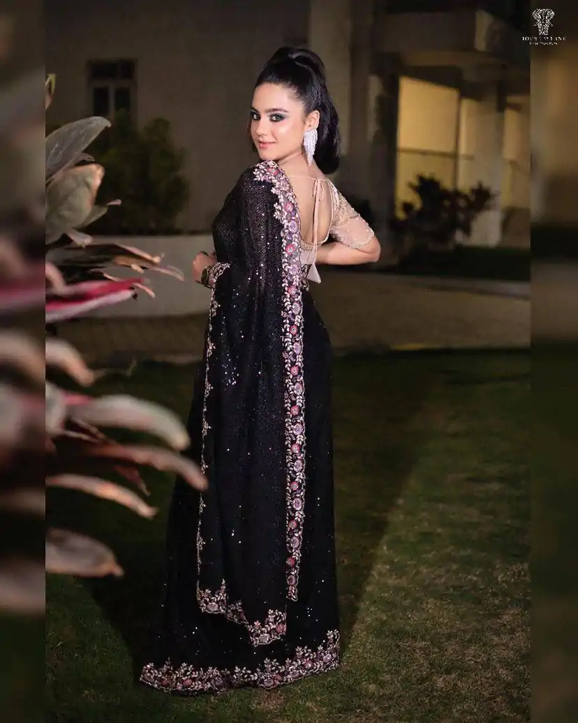 ST 439 Black Color Georgette Cotton Thread Embroidery Saree Casual, Wedding, Party, Festive, Events Etc. Expected Delivery 4-6 Working Days @1949/- | Bollywood Sarees, Creative Sarees, Designer Sarees, Embroidered Sarees, Ethnic Saree, Modern Digital sarees, Party Wear Sarees, Sarees
