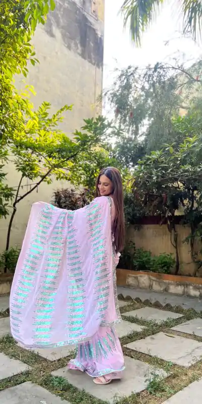 JR 574 Light Violet Color Georgette Sequence Lace border Work Saree Casual, Wedding, Festive, Events Expected Delivery 4-6 Working Days @1699/- | Bollywood Sarees, Creative Sarees, Designer Sarees, Embroidered Sarees, Ethnic Saree, Modern Digital sarees, Party Wear Sarees, Sarees