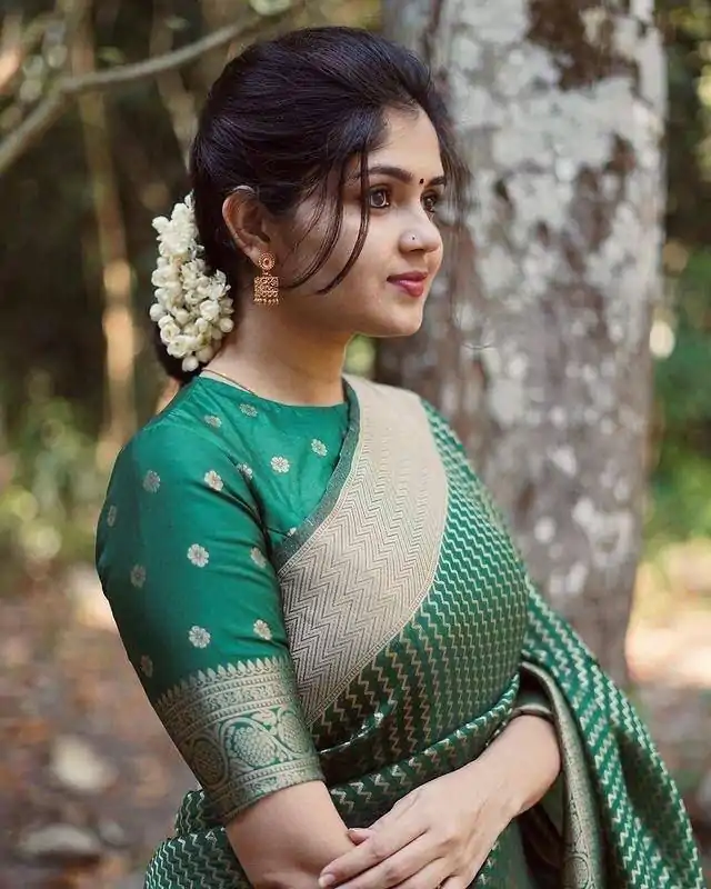 DDF PAYAL GreenColor Soft Lichi Silk Ordinary Design Rich Pallu Saree Casual, Party Wear, Events, Festivals Etc. Expected Delivery 4-6 Working Days 1349/ | Bollywood Sarees, Creative Sarees, Designer Sarees, Embroidered Sarees, Ethnic Saree, Modern Digital sarees, Party Wear Sarees, Sarees