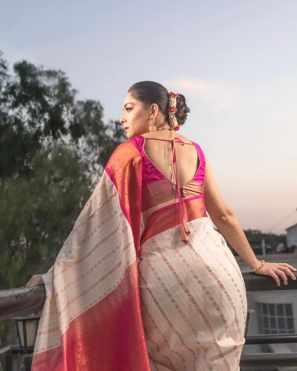 DDF SHRUTI 2 Golden Color Soft Lichi Silk Ordinary Design Rich Pallu Saree Casual, Party Wear, Events, Festivals Expected Delivery 4-6 Working @1499 | Embroidered Sarees, Bollywood Sarees, Creative Sarees, Designer Sarees, Ethnic Saree, Modern Digital sarees, Party Wear Sarees, Sarees