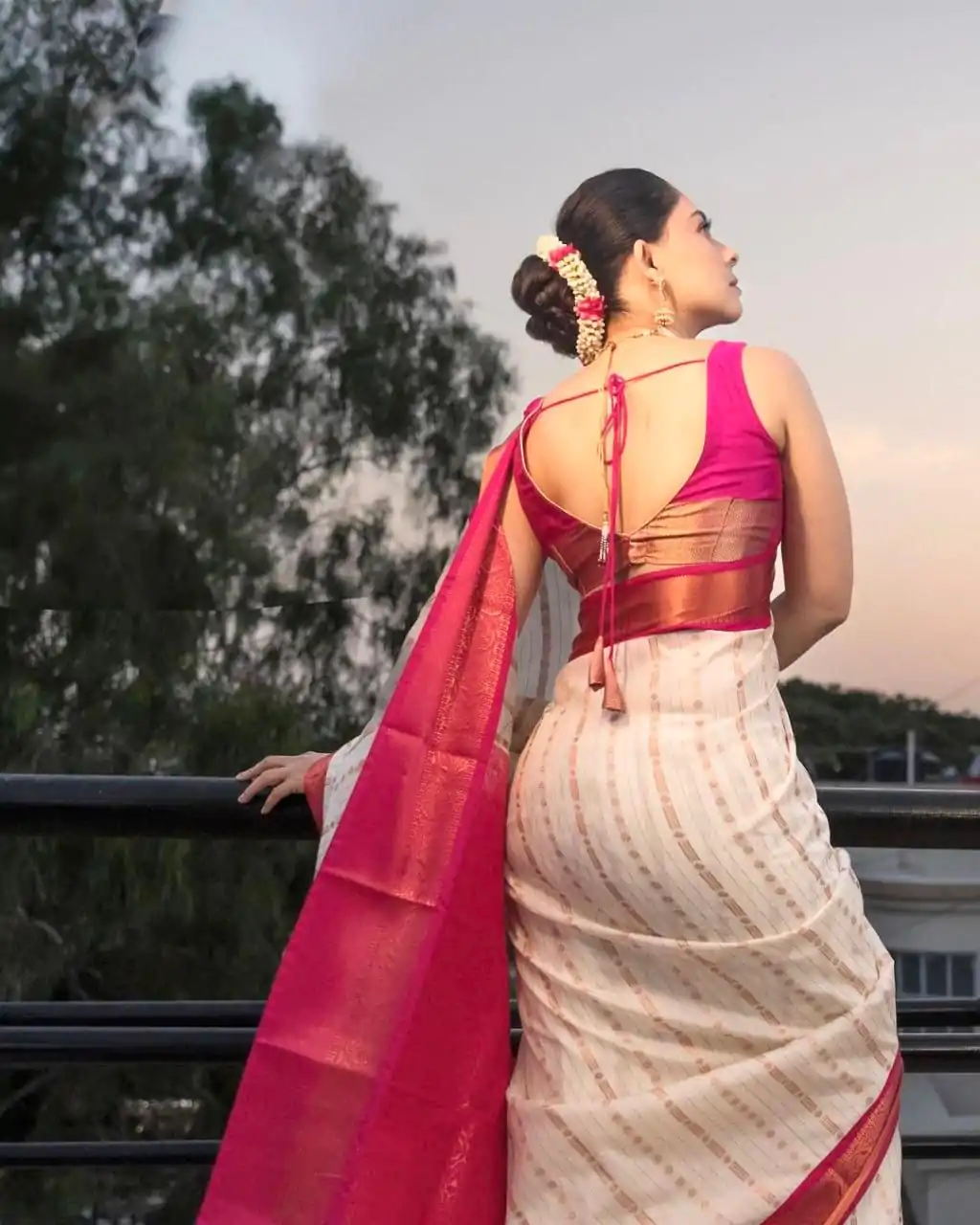 DDF SHRUTI 2 Golden Color Soft Lichi Silk Ordinary Design Rich Pallu Saree Casual, Party Wear, Events, Festivals Expected Delivery 4-6 Working @1499 | Embroidered Sarees, Bollywood Sarees, Creative Sarees, Designer Sarees, Ethnic Saree, Modern Digital sarees, Party Wear Sarees, Sarees