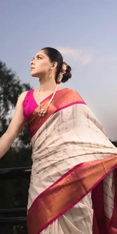 DDF SHRUTI 2 Golden Color Soft Lichi Silk Ordinary Design Rich Pallu Saree Casual, Party Wear, Events, Festivals Expected Delivery 4-6 Working @1499 | Embroidered Sarees, Bollywood Sarees, Creative Sarees, Designer Sarees, Ethnic Saree, Modern Digital sarees, Party Wear Sarees, Sarees