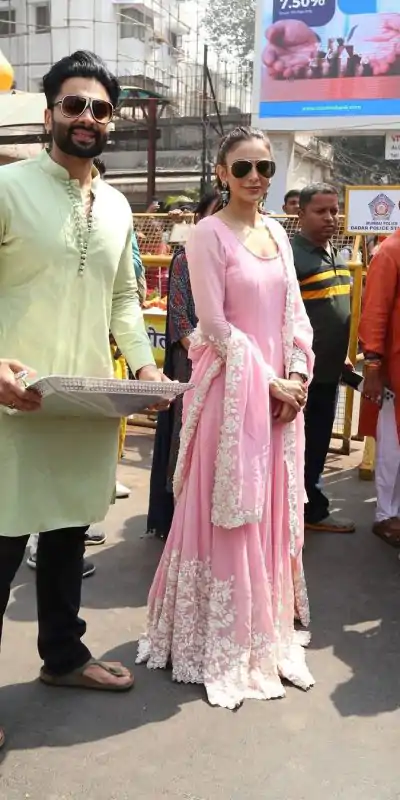 SSR 453 Pink Color Georgette Embroidery Sequence Gown Casual, Wedding, Party, Festive, Events Etc. Expected Delivery 4-6 Working Days @2049/- | Bollywood Gowns, Creative Gowns, Designer Gowns, Embroidered Gowns, Gowns, Party Wear Gowns