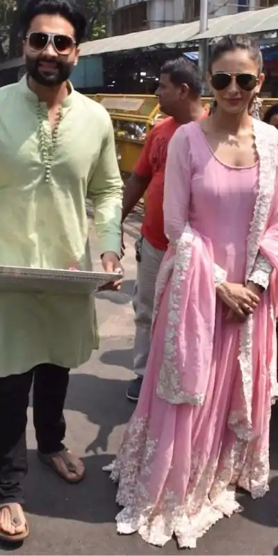 SSR 453 Pink Color Georgette Embroidery Sequence Gown Casual, Wedding, Party, Festive, Events Etc. Expected Delivery 4-6 Working Days @2049/- | Bollywood Gowns, Creative Gowns, Designer Gowns, Embroidered Gowns, Gowns, Party Wear Gowns