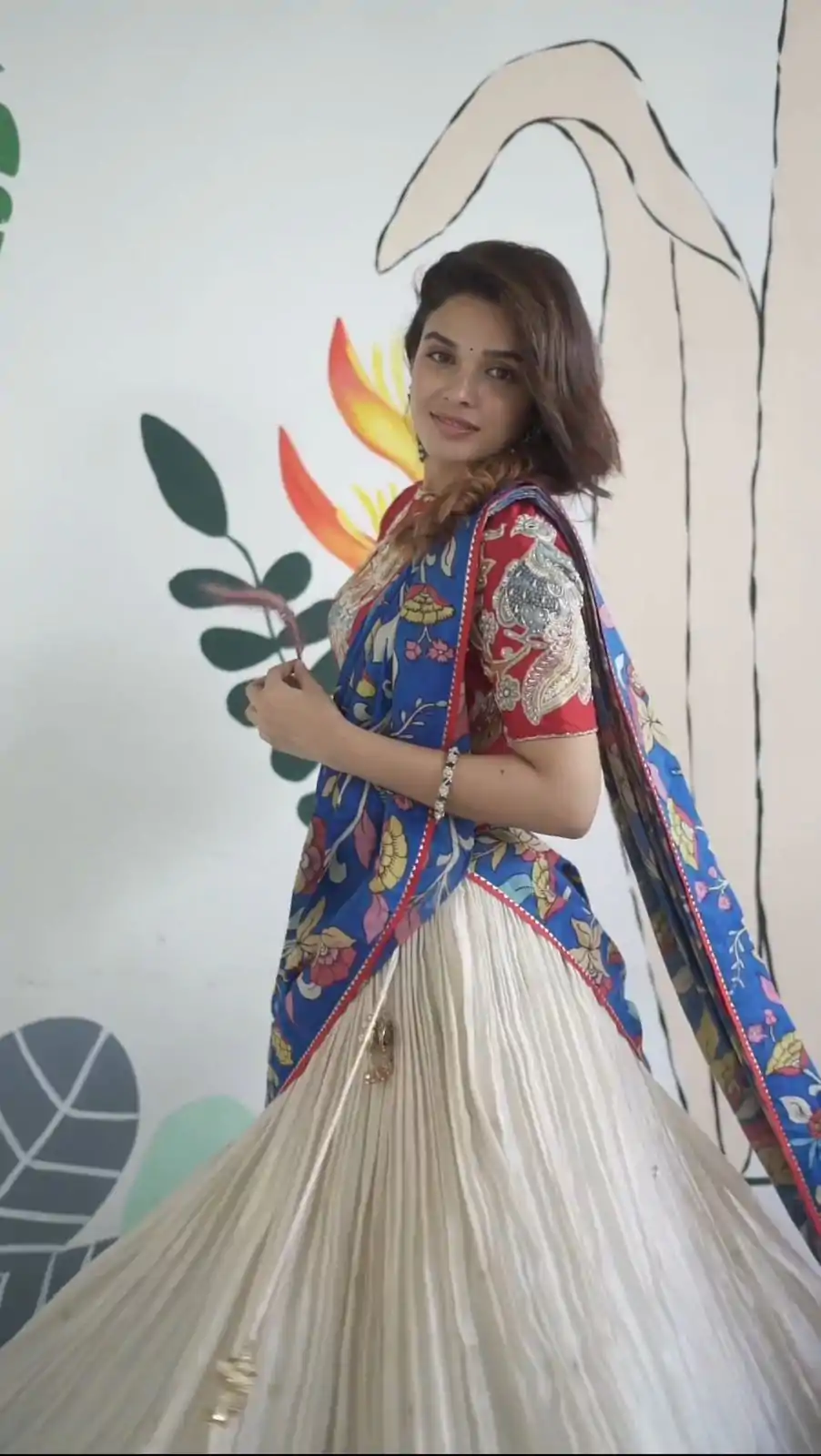 PC 362 White Color Chant Crepe Kalamkari Printed Diamond Lehenga Choli Casual, Party Wear, Events, Festivals Wear Expected Delivery 4-6 Working Days @2079/- | Creative Lehenga, Bollywood Lehenga, Designer Lehenga, Embroidered Lehenga, Lehenga, Party Wear Lehenga
